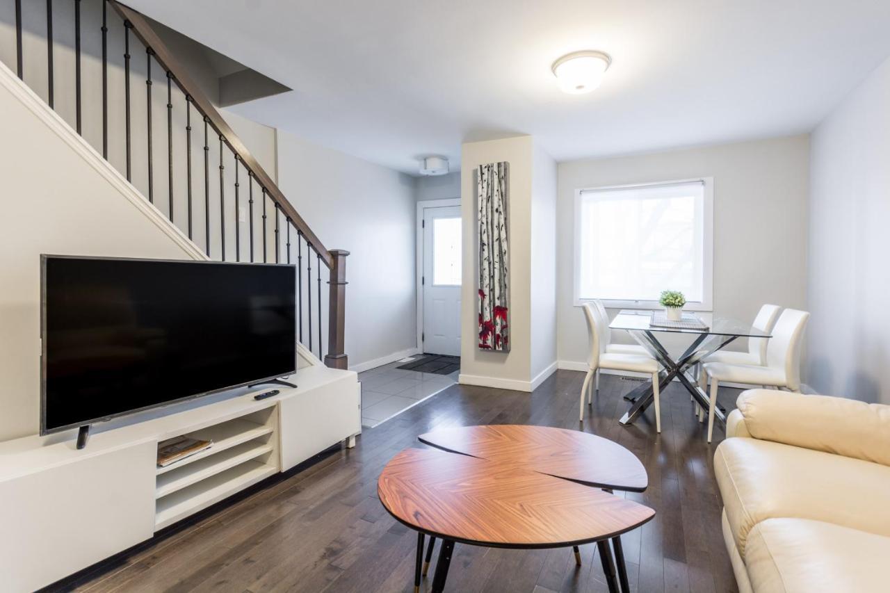 Spacious 3 Bdrm Home Near Downtown Оттава Екстер'єр фото